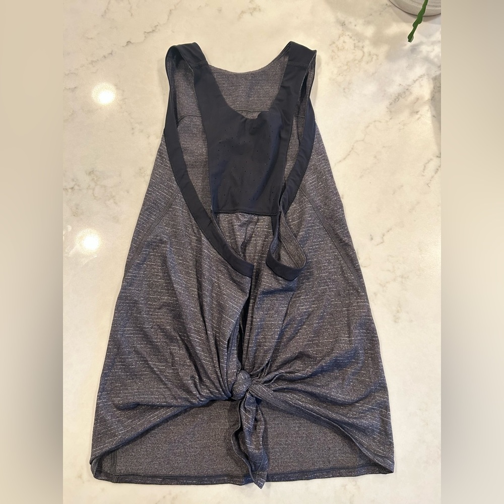 Lululemon all tied up tank grey black 4